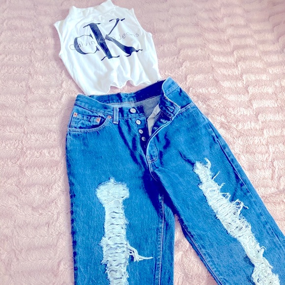 Distressed Vintage 501 Levi’s jeans - Picture 8 of 8